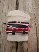 accessoire ethnique en cuir et tissu