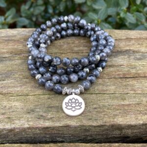Bracelet Mala 108 perles en Labradorite grise