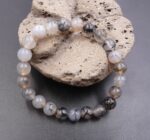 bijou en pierre d'agate