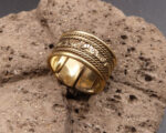 Bague élégante et naturelle