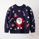 Enfant portant un pull moche de Noël