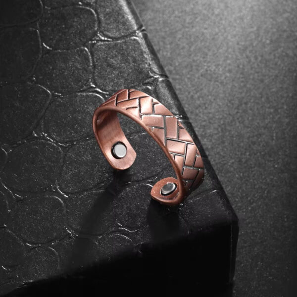 bague en cuivre avec aimants