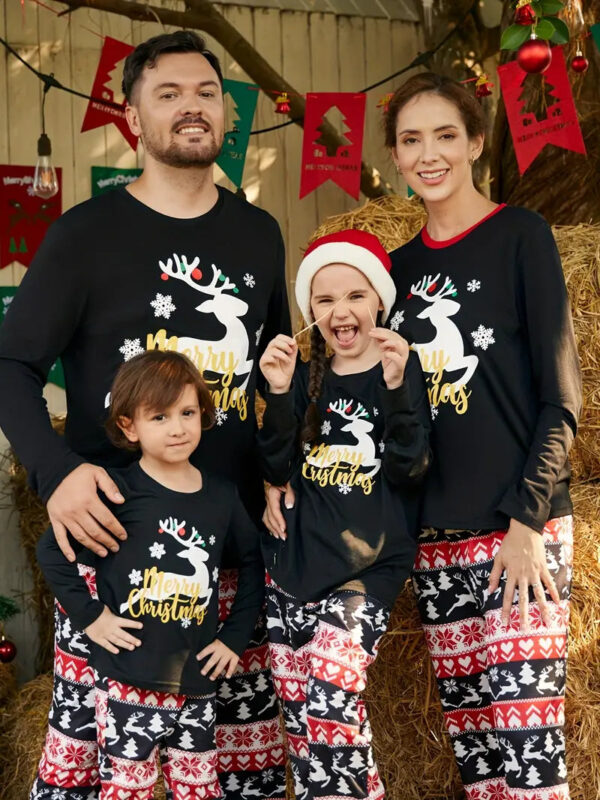 pyjama famille noir rouge motifs noel rennes