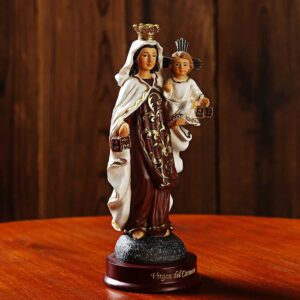 figurine religieuse en intérieur