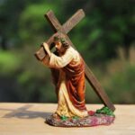 Statue de Jésus marquant la foi