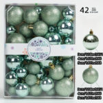 Sapin décoré avec des boules noellumineux