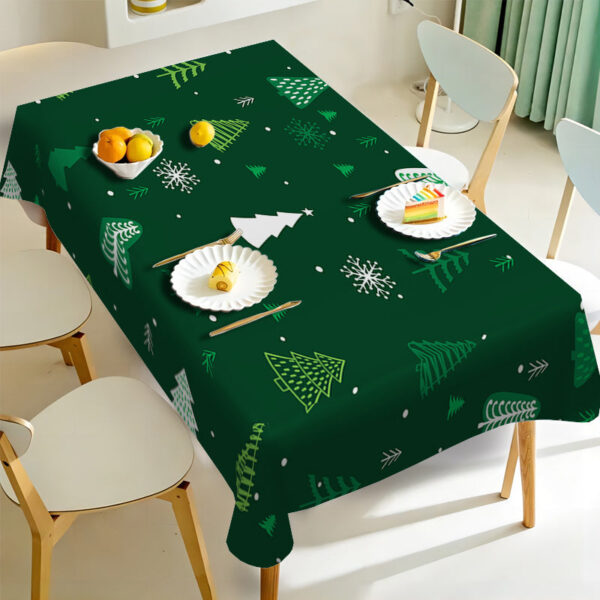 Table de Noel Nappe Verte avec décorations