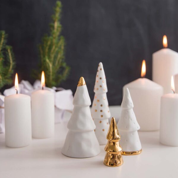 Set de 4 sapins en porcelaine forêt d'hiver