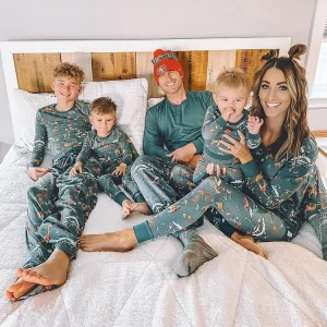 2026 New Family Christmas Pajamas Set New Year's Costume Green Print 2 Pieces Suit Homewear Baby&Dog Romper Xmas Look Pyjama